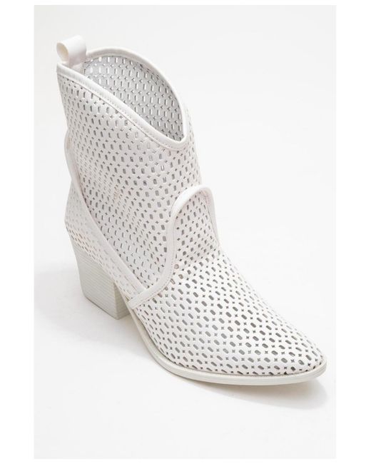 Prologue Shoes White Pera Block Heel Boot ()