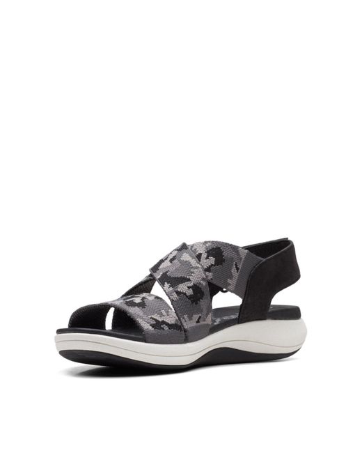 Clarks Cloudsteppers Mira Lily Flat Sandals in Black | Lyst