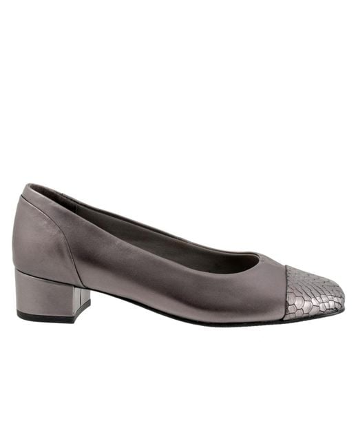 Trotters Gray Daisy Pumps