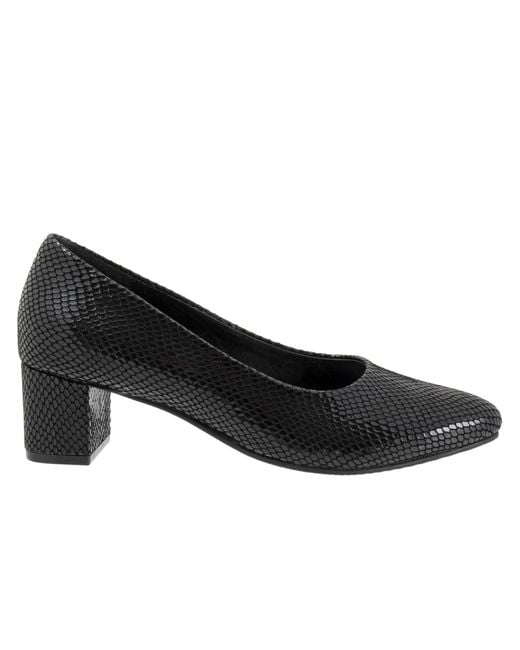 Trotters Black Kari Pump