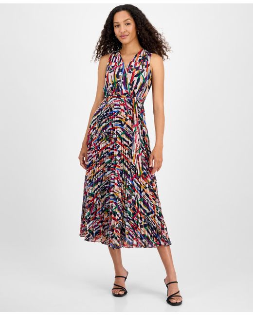 Sandra Darren Red Petite Printed Pleated Chiffon Maxi Dress
