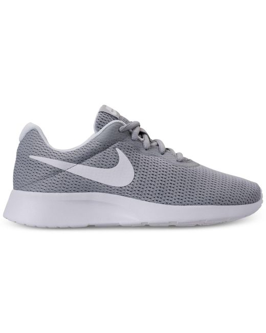 nike tanjun casual sneakers