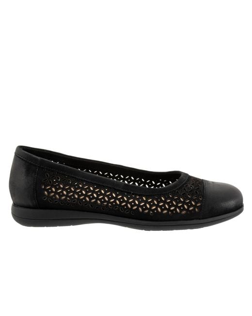 Trotters Black Delmara Flat