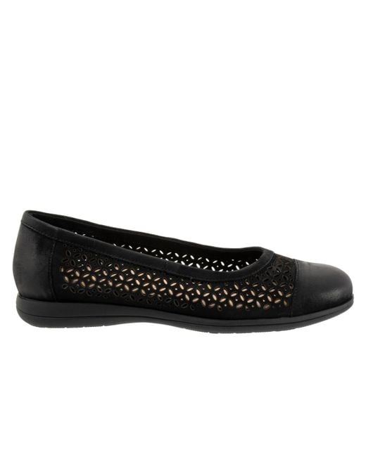 Trotters Black Delmara Flat