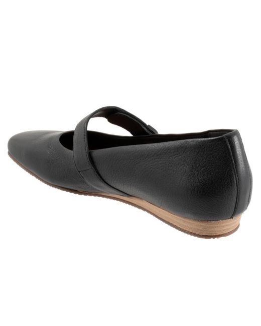 Softwalk® Black Valdivia Flat