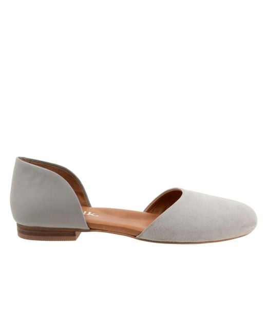 Softwalk® White Kamari Flat