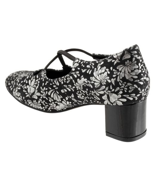 Trotters Black Demi Pump