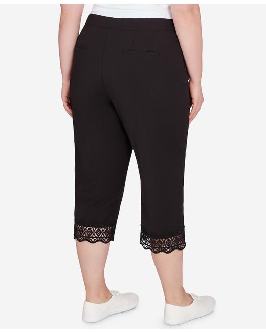 Ruby Rd Black Plus Size Stretch Lace Hem Capri Pants