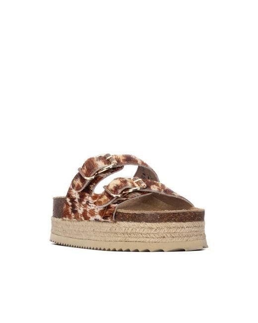 Xti Brown Refresh Collection Double Strap Buckle Flat Sandals