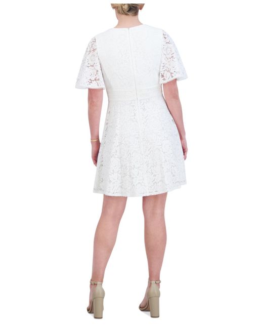 Jessica Howard White Petite Lace Flutter-sleeve Fit & Flare Dress