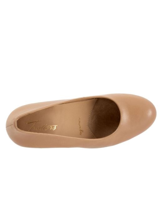 Trotters Brown Lanay Pump