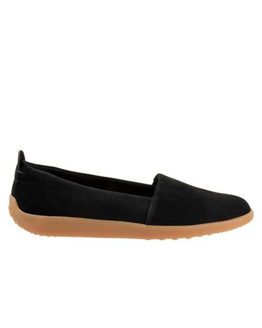 Softwalk® Black Deva Flat