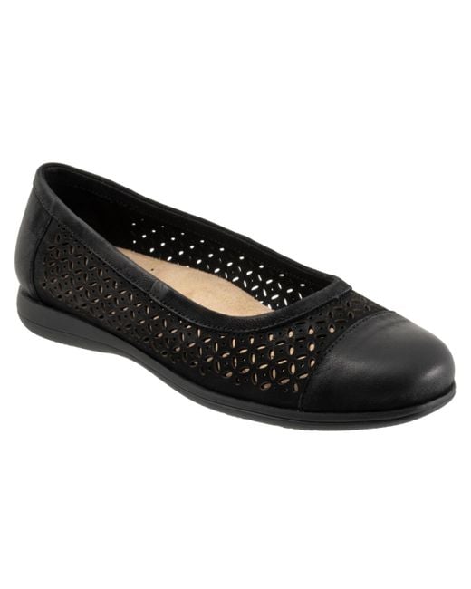 Trotters Black Delmara Flat