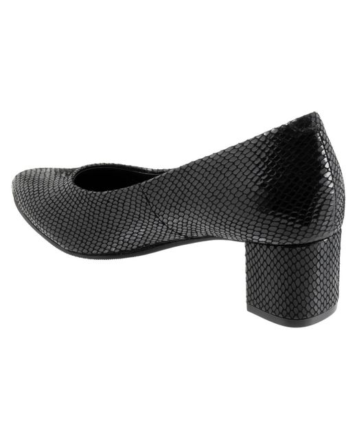 Trotters Black Kari Pump