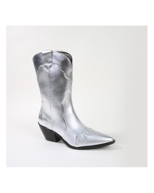 BERNESS White Kitty Western Mid-calf Boots