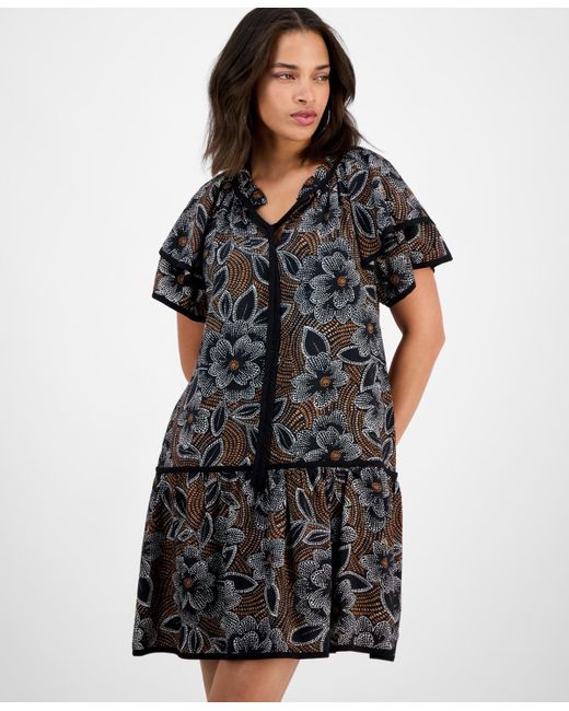 Sandra Darren Black Petite Printed Flutter-sleeve Tiered Dress