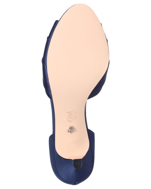 nina charisa pumps