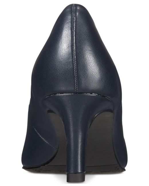 easy street pointe pumps