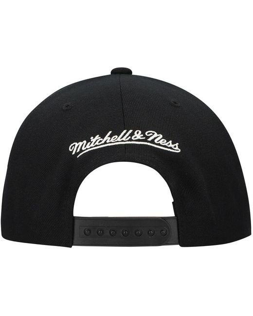 Mitchell & Ness Black Boston Bruins Team Snapback Hat for men