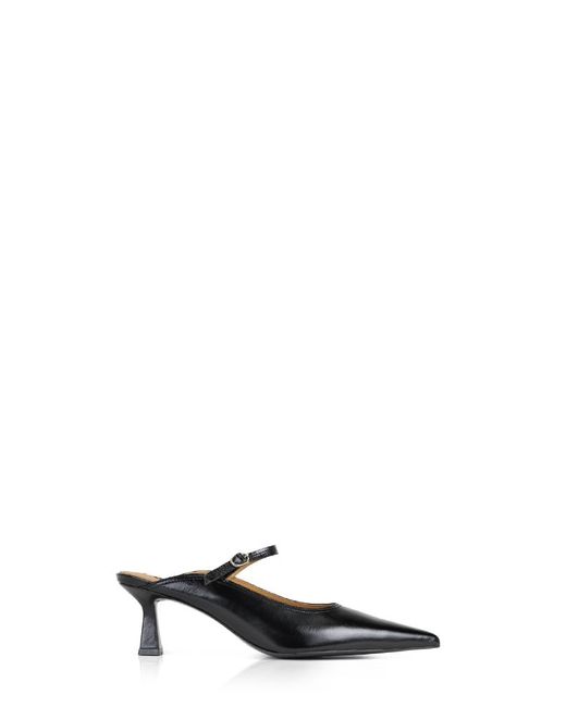 Reike Nen Women's Maryjane Pumps. A boldly modern take on Mary Janes, these Reike Nen pumps pair 