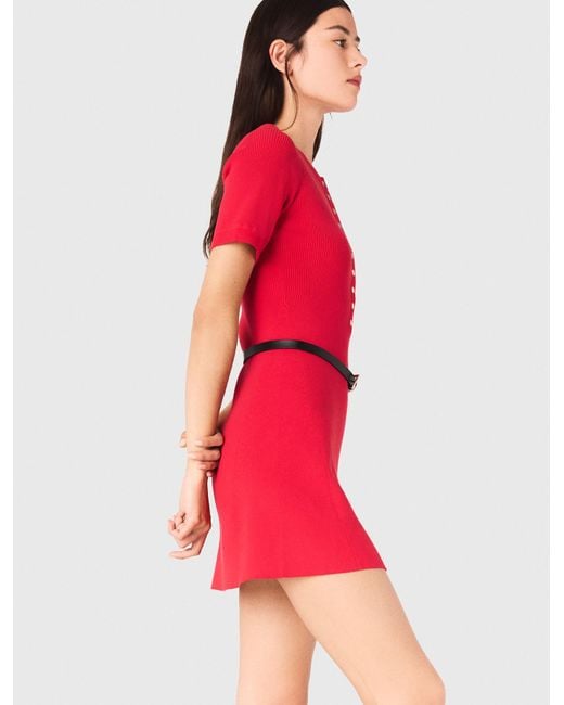 Robe Courte En Maille Cotelée Maje en coloris Red
