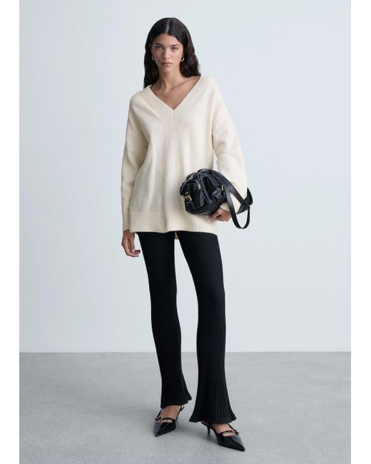 Pull-Over Oversize Col V Écru Mango en coloris White