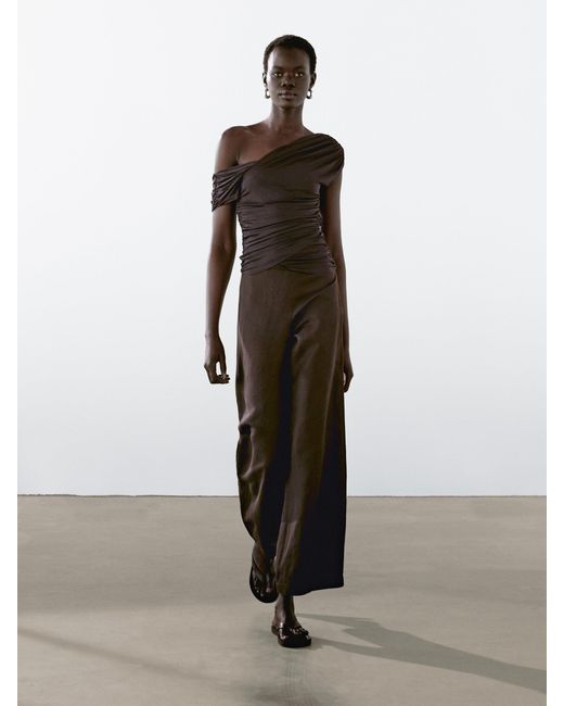 Top Incrociato Aderente Con Scollo A V di MASSIMO DUTTI in Brown