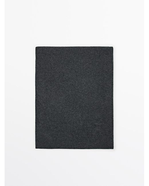 Sciarpa 100% Cashmere di MASSIMO DUTTI in Black