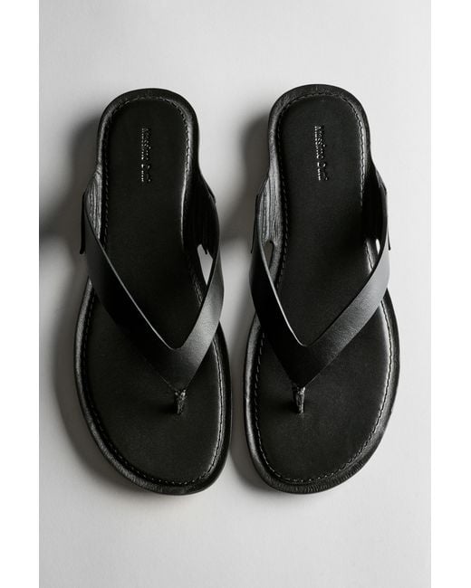 MASSIMO DUTTI Black Flat Leather Sandals