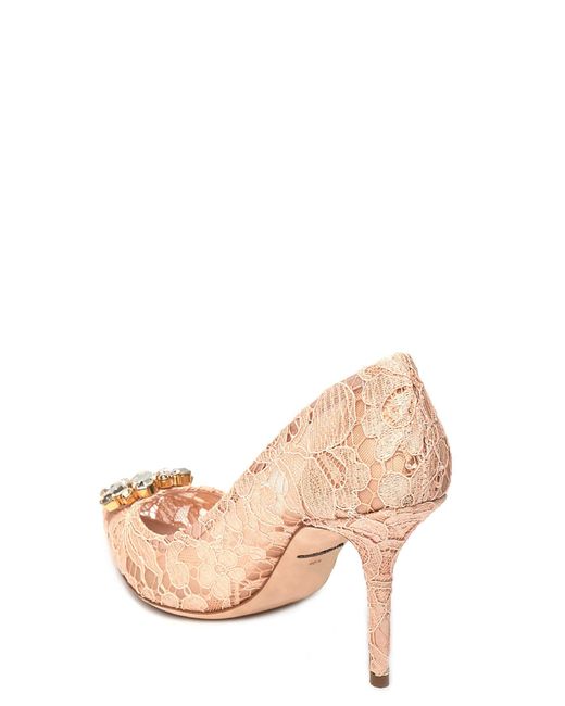 Scarpe nude cipria neutro per la sposa – Pizzo cipria e bouquet