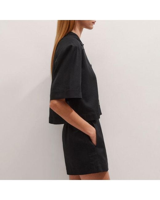 ME+EM Black Crease-Less Linen Boxy Crop Shirt