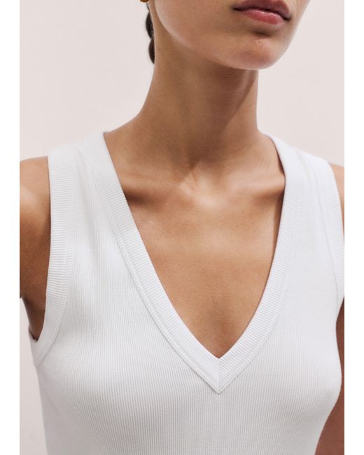 ME+EM White Ultimate V-Neck Vest