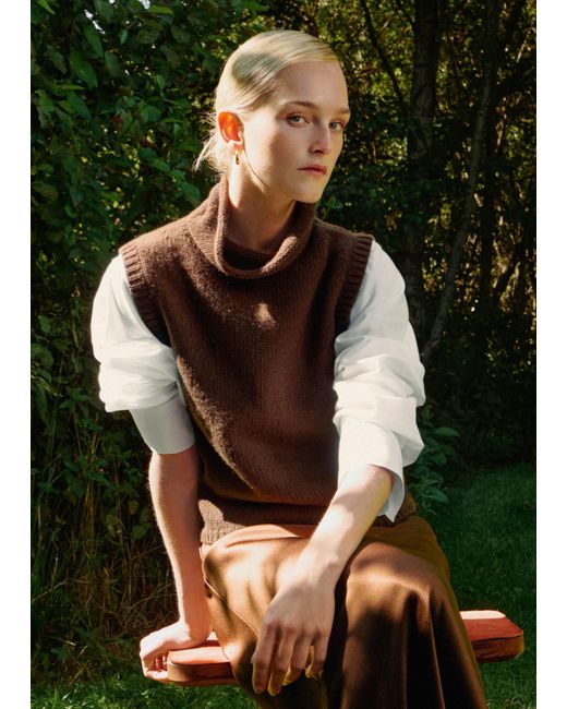 ME+EM Brown Crop Sweater Vest