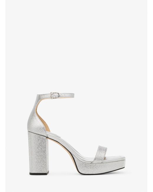 Mk Sandale Merriam En Cuir Travaillé À Paillettes Et À Semelle Compensée MICHAEL Michael Kors en coloris White