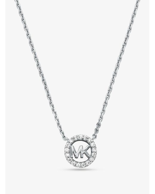 Collar Fulton de plata de ley chapada en metal precioso con incrustaciones y adorno de logotipo Michael Kors de color Metallic