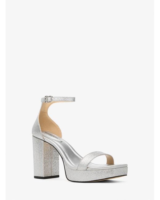 Mk Sandale Merriam En Cuir Travaillé À Paillettes Et À Semelle Compensée MICHAEL Michael Kors en coloris White