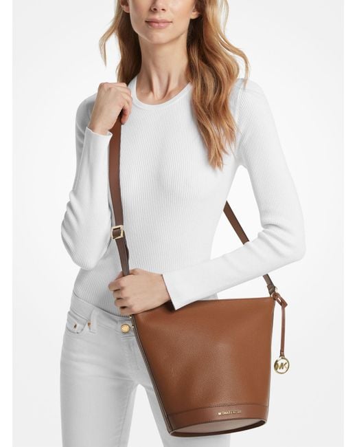 Michael kors medium hotsell pebbled leather belt bag