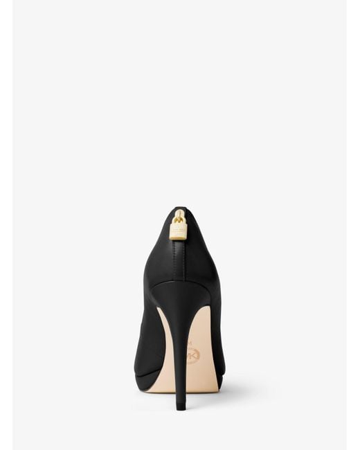 antoinette leather pump