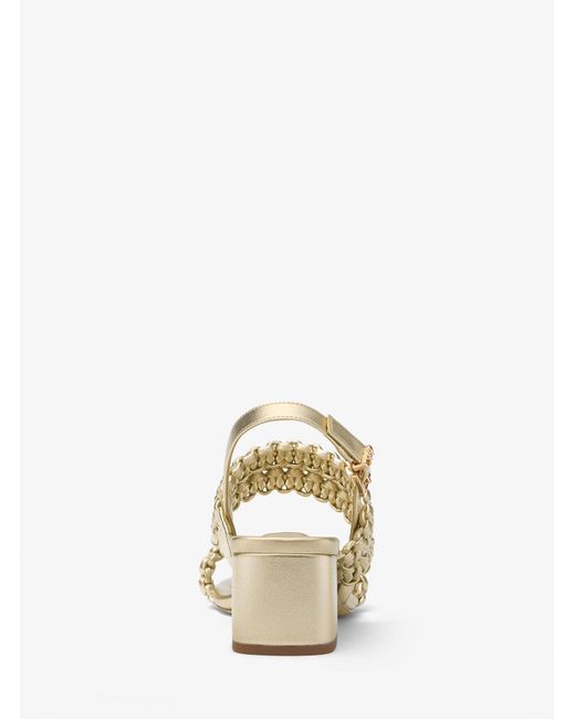 Mk Sandalo Audrina Metallizzato Con Intrecci E Tacco A Blocco di MICHAEL Michael Kors in Natural