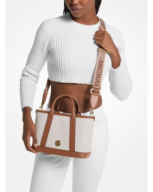 Bolso satchel Luisa pequeño con logotipo Michael Kors de color Natural