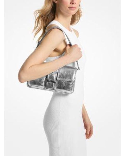 Borsa a spalla Colby media in pelle metallizzata di MICHAEL Michael Kors in White
