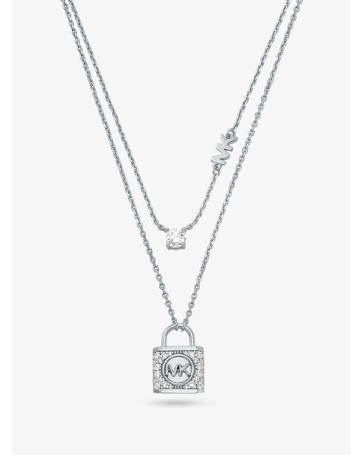 Collier à étages en argent sterling plaqué métal précieux avec cadenas à pierres pavées Michael Kors en coloris White