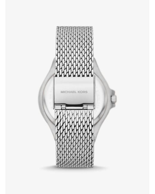 Reloj Lennox de malla en tono plateado con incrustaciones Michael Kors de color White