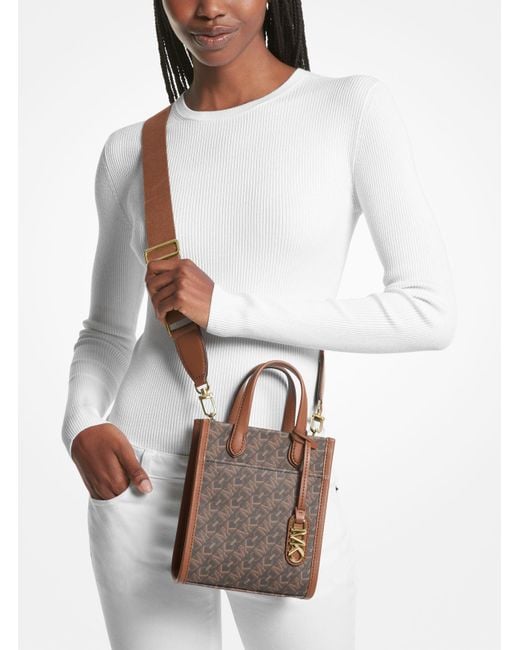 Michael kors shop signature crossbody bag