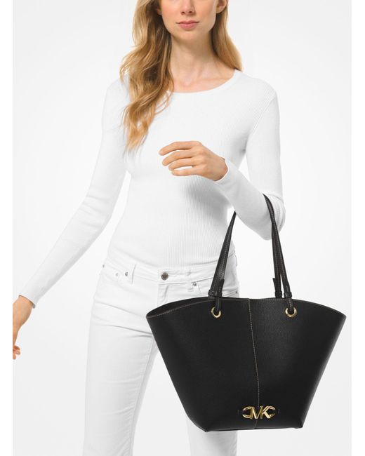 Bolso tote Izzy mediano de piel granulada con adornos y logotipo Michael  Kors de Cuero de color Negro | Lyst