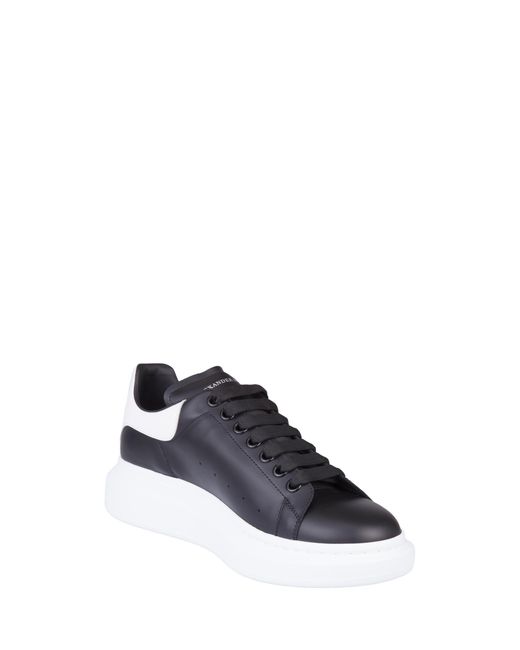 mcqueen sneakers nere