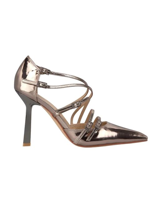 Alma En Pena. Metallic Pumps