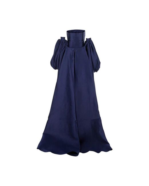 Solace London Blue Blaues langes kleid mit cape-einsatz