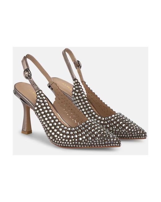 Alma En Pena. Metallic Pumps