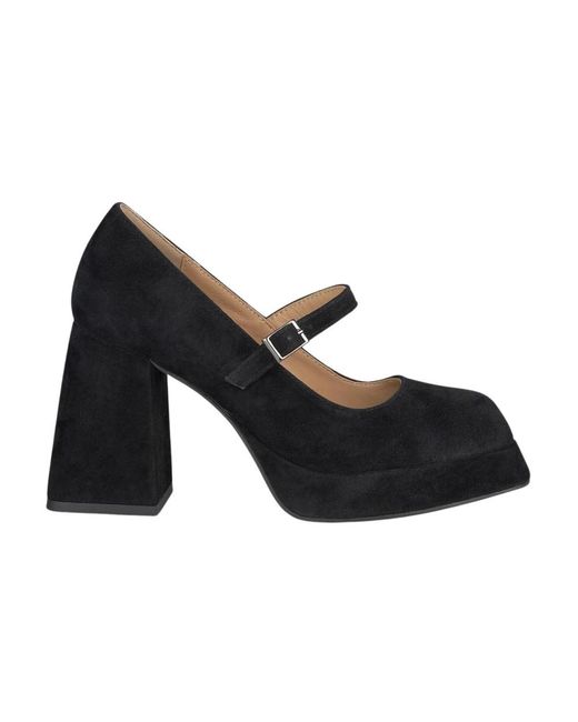 Alma En Pena. Black Pumps